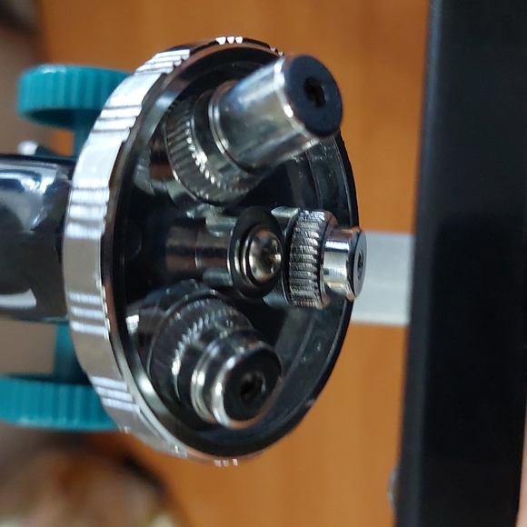 Kids Light up microscope with one slide. Light works. Made of metal! Like new! - Picture 8 of 9